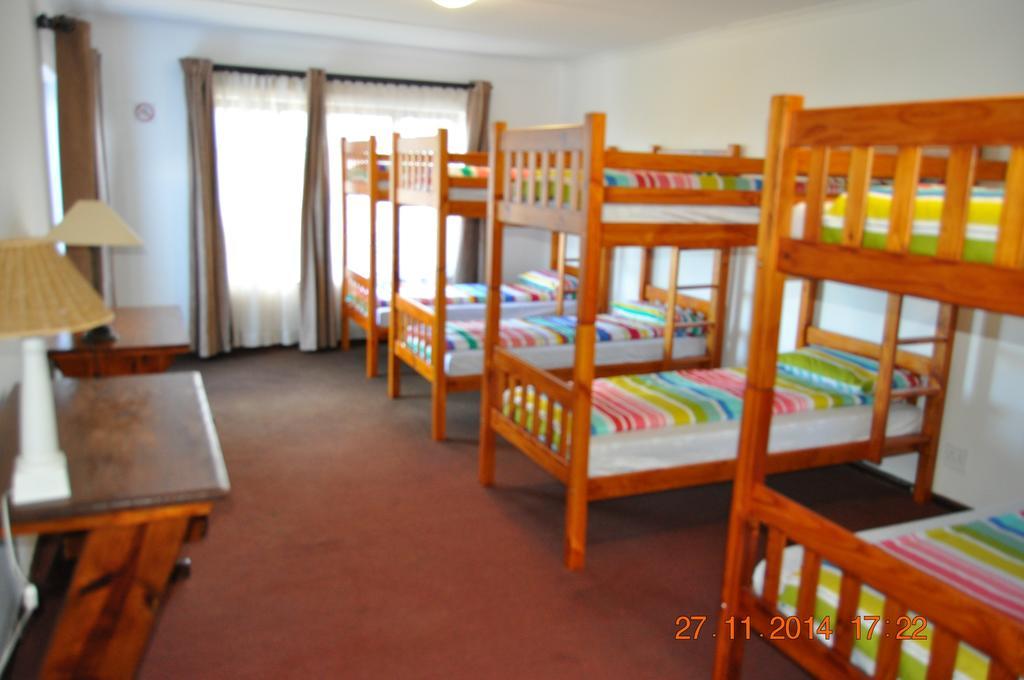 Backpacker Apartments Plettenberg Bay Room photo