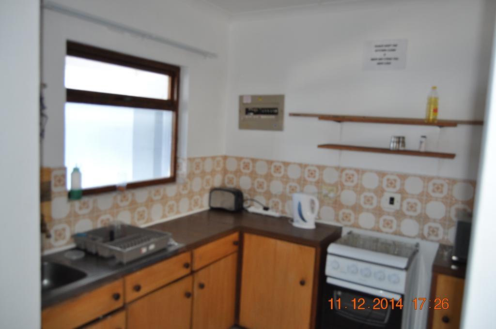 Backpacker Apartments Plettenberg Bay Room photo