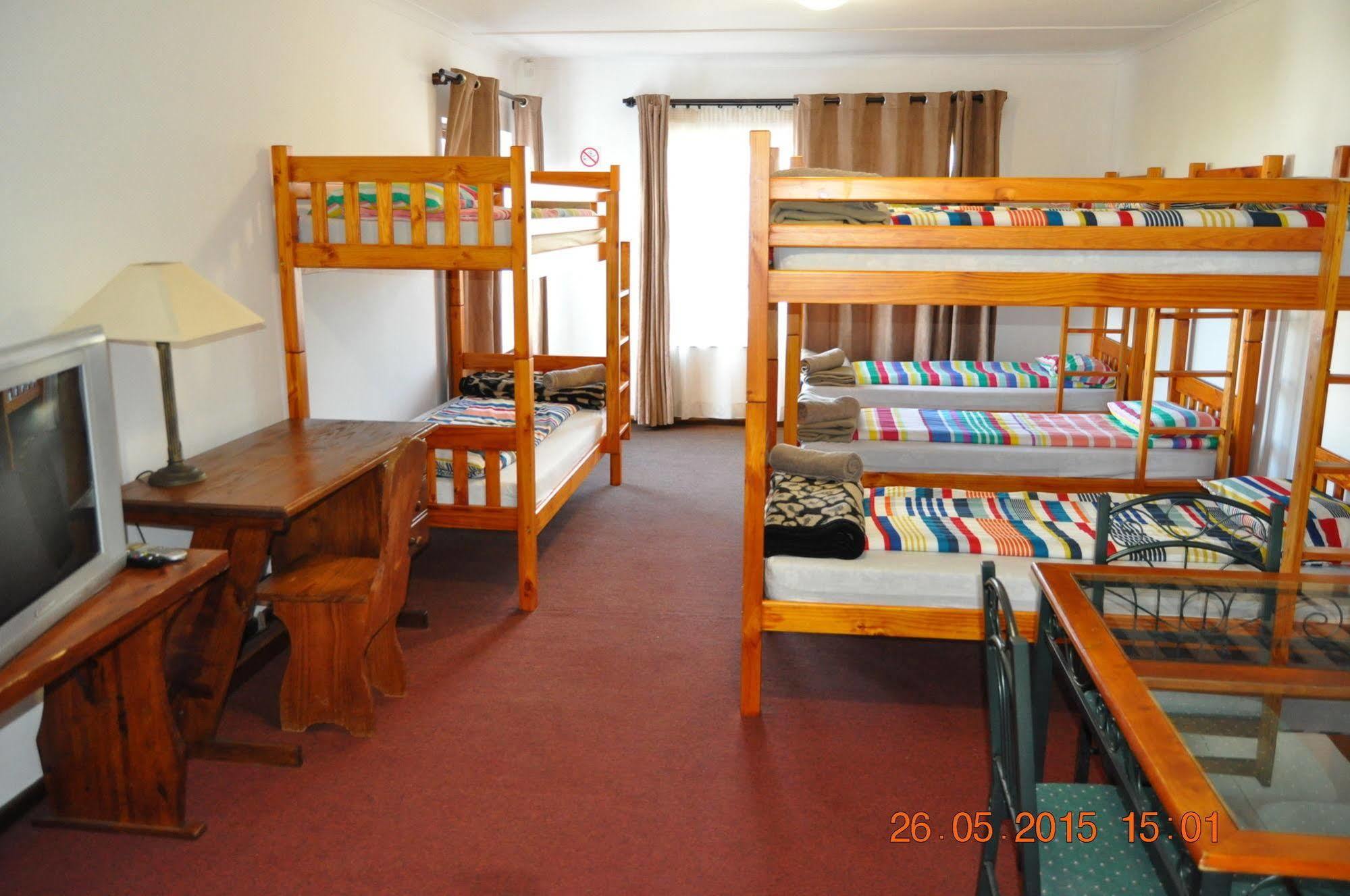 Backpacker Apartments Plettenberg Bay Exterior photo