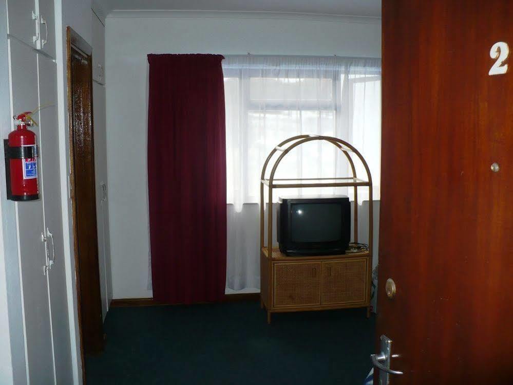 Backpacker Apartments Plettenberg Bay Exterior photo
