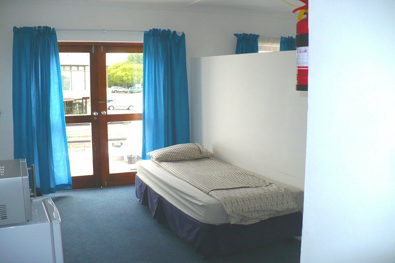Backpacker Apartments Plettenberg Bay Exterior photo